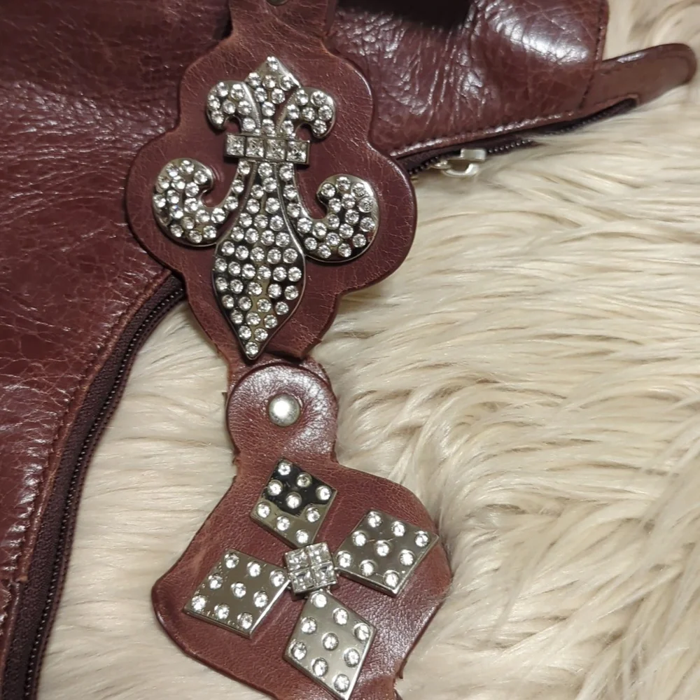 Charm and Luck brown leather shoulder bag - Picture 13 of 15